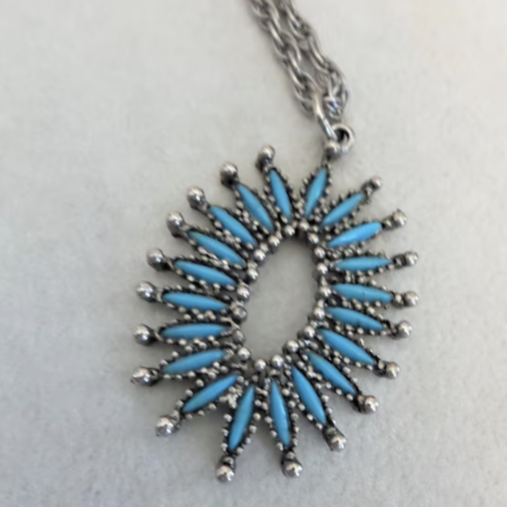 Vintage 60s Southwestern Turquoise With Silver Tone Square Link Necklace.